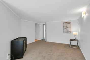 16 Royal View Road, Te Atatu South