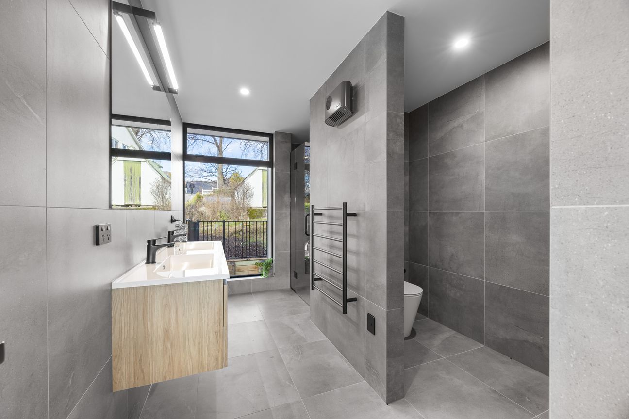 Designer Townhouse in the Heart of Wanaka - Vista 6