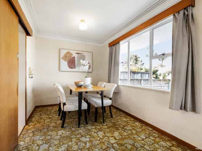 11 Chilcott Road, Henderson