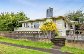 61 Collins Street, Hawera