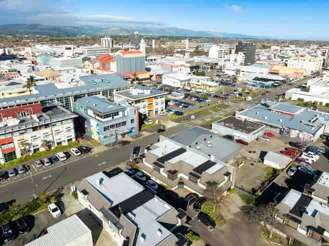 Entry level commercial investment on Queen Street