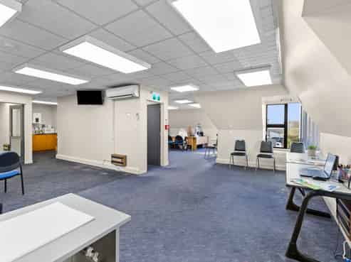 Entry level commercial investment on Queen Street