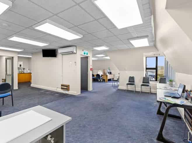 Entry level commercial investment on Queen Street