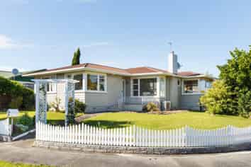 32 Langley Avenue, Milson