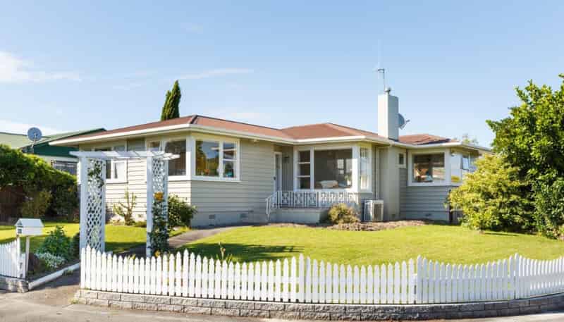 32 Langley Avenue, Milson