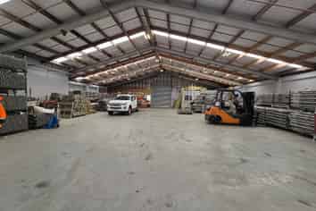 High-Profile Warehouse, Office and Yard