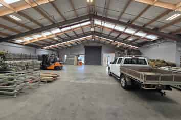 High-Profile Warehouse, Office and Yard