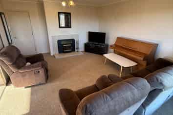 24 Hillview Cresent, Highfield