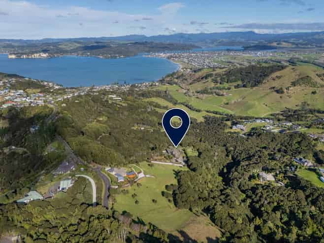 16 Tarapatiki Drive, Whitianga
