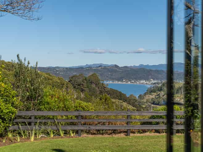 16 Tarapatiki Drive, Whitianga