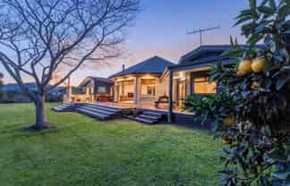 16 Tarapatiki Drive, Whitianga