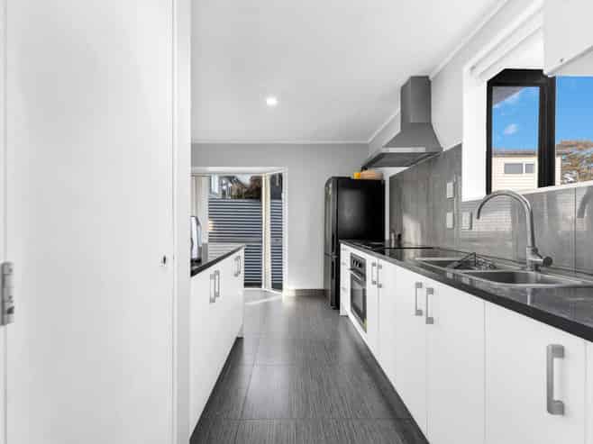 2A Clark Street, Manurewa