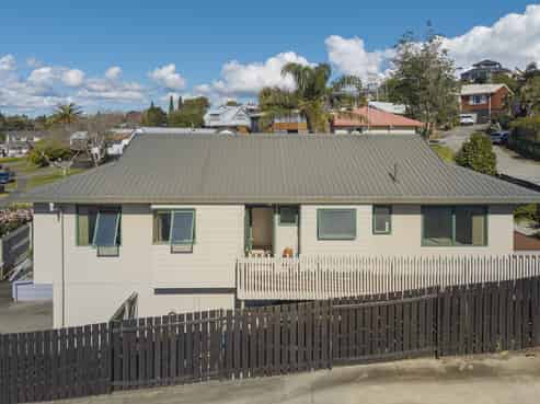 66 Harrisfield Drive, Hairini