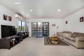 66 Harrisfield Drive, Hairini