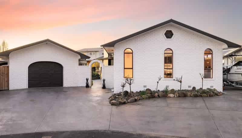 9 Cascade Place, Chartwell