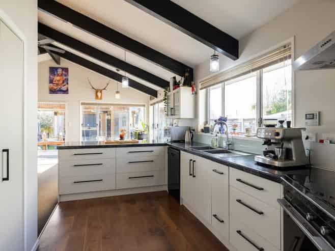 9 Cascade Place, Chartwell