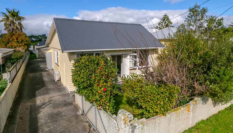 15 Waite Street, Featherston