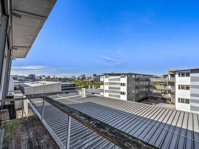Versatile Grey Lynn standalone