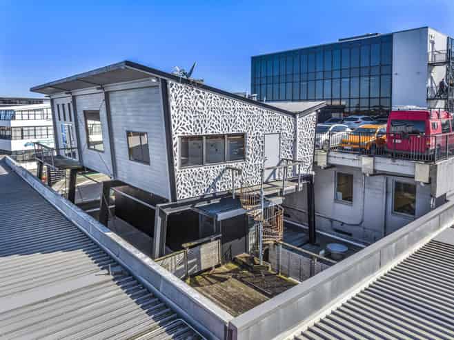 Versatile Grey Lynn standalone