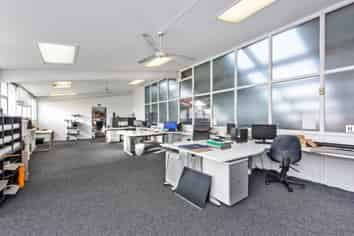 Well-Balanced 1,282.9m² Industrial Facility