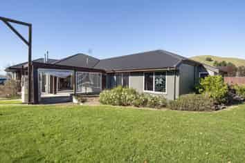 10 Ryeland Avenue, Wakefield