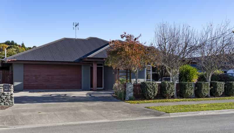 10 Ryeland Avenue, Wakefield
