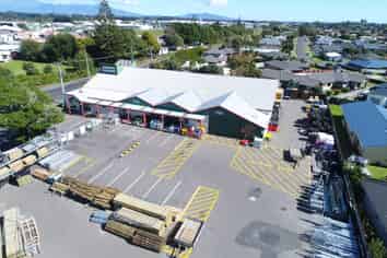 Versatile commercial offering in outstanding location