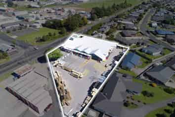 Versatile commercial offering in outstanding location