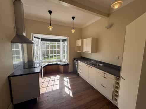 27 Tawa Terrace, Tawa