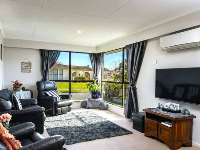 4A Totara Place, Redwoodtown