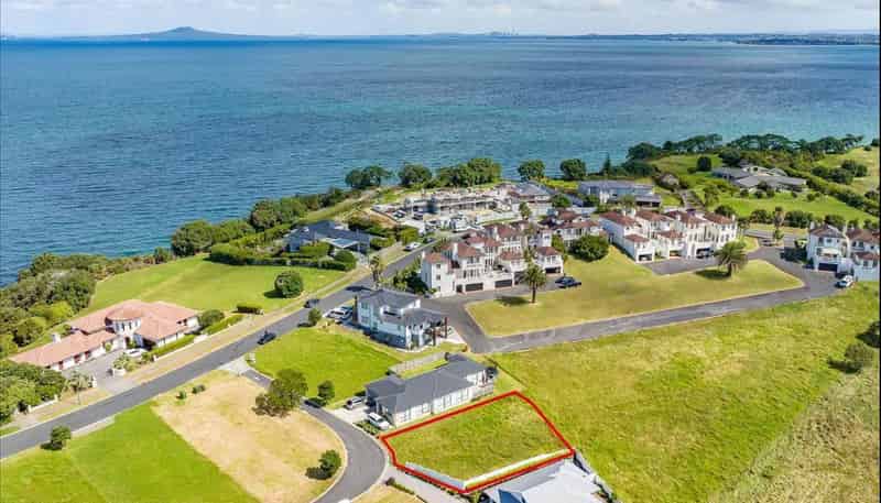 307 Pinecrest Drive, Gulf Harbour