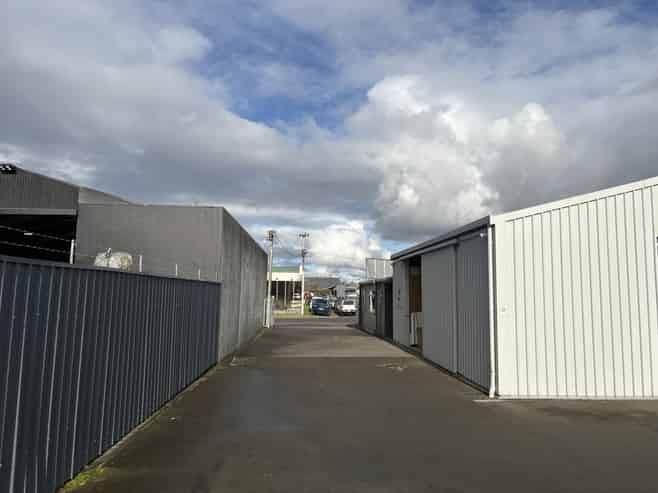 For Lease – 300m² Warehouse & Office on 768m² Land
