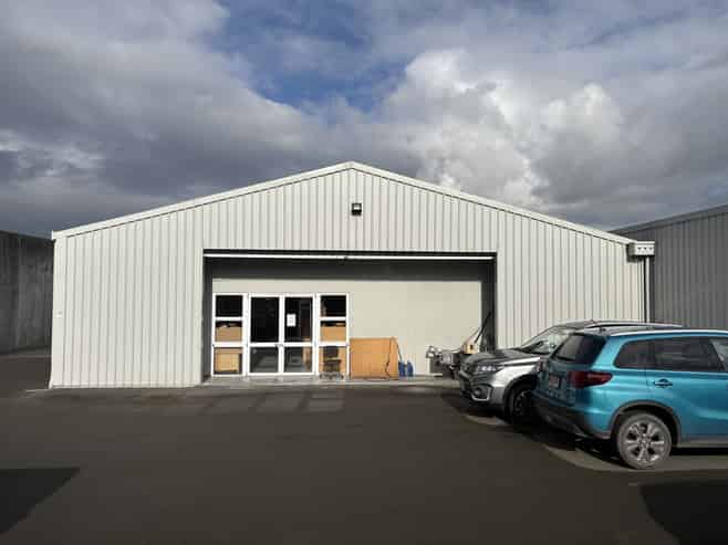For Lease – 300m² Warehouse & Office on 768m² Land