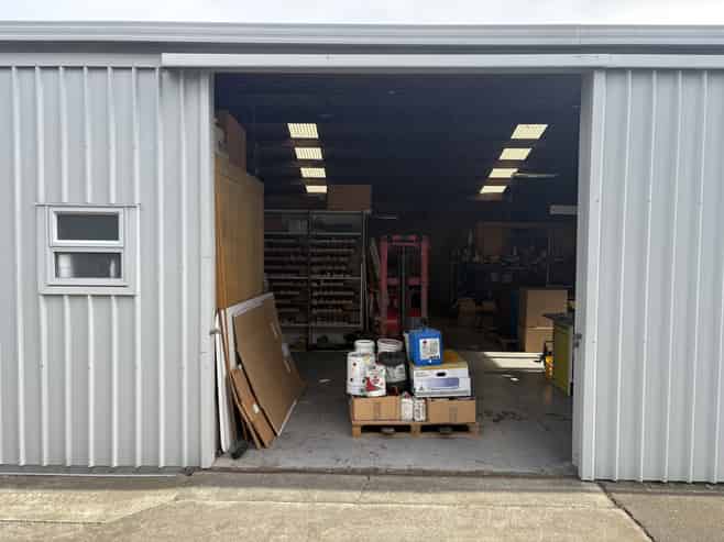 For Lease – 300m² Warehouse & Office on 768m² Land
