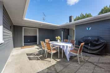 14 Watt Street, Featherston