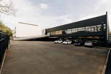 Standalone Warehouse/Showroom
