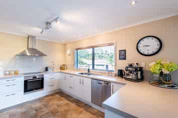 6 Sunnybrooke Close, Welcome Bay