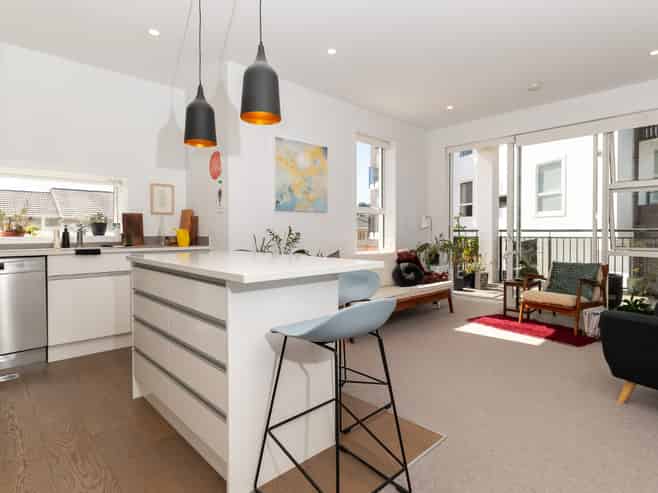 108/26B Racecourse Parade, Avondale