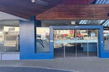 For Lease: High Profile Commercial Premises