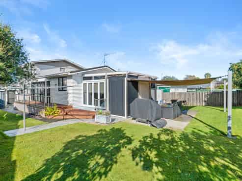 21 Tatariki Street, Rosehill