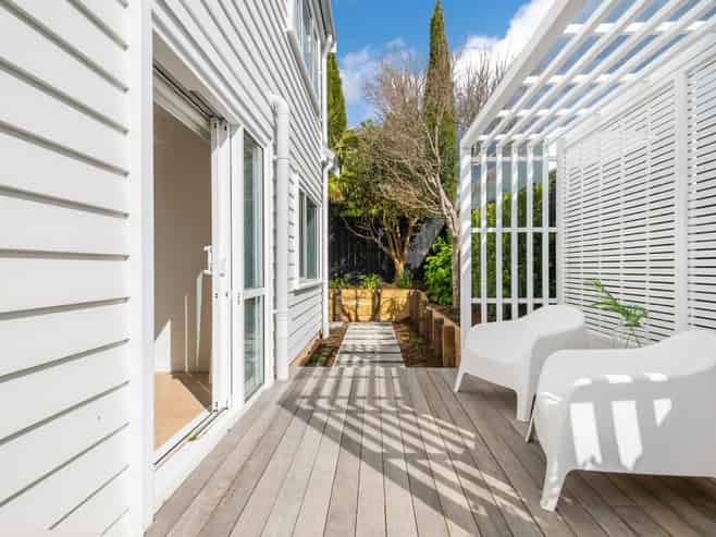 1 William Bond Street, Stanley Point, Devonport