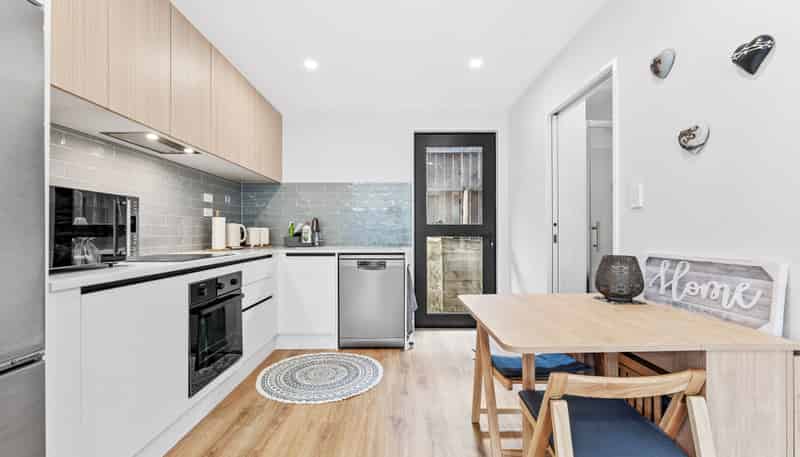 21 Hinonga Loop, Millwater