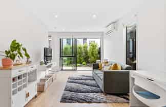 21 Hinonga Loop, Millwater