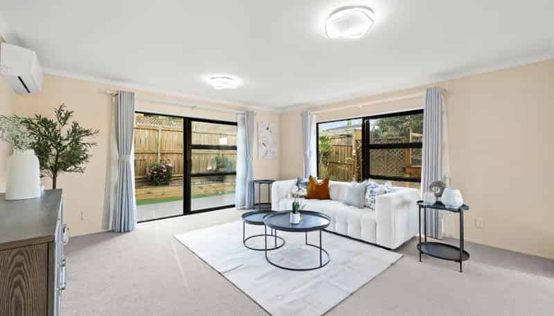 2/20 Beach Road, Mellons Bay