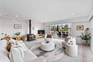 54 Saddleback Rise, Murrays Bay