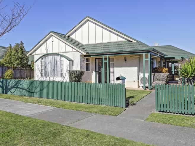 1B Knightsbridge Place, Taradale