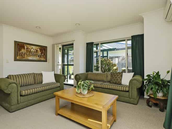 1B Knightsbridge Place, Taradale