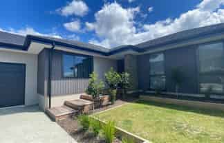 6 Tarn Close, Richmond