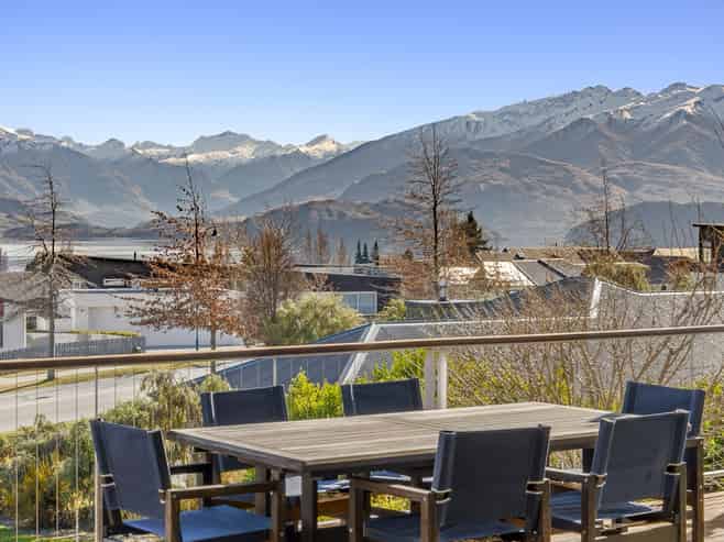 6 Clearview Street, Wanaka
