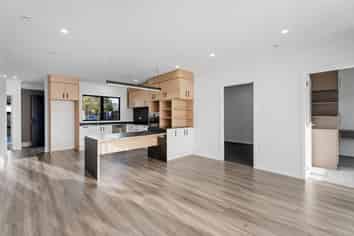  2/42 Balmerino Crescent, Pukete